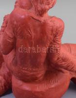 Tóth Valéria (1943- ): Szerelmesek.terrakotta, jelzett, hibátlan, m: 28 cm sz: 33 cm