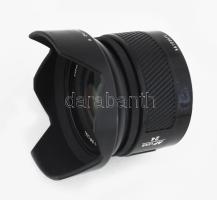 Minolta 1:2,8 f 24 mm nagy látószögű objektív, előtéttel. Sapkák nélkül