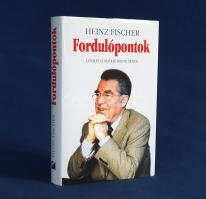 Fischer, Heinz: 
Fordulópontok. Látlelet az osztrák belpolitikáról. (Dedikált.)
[Budapest], (2004)...