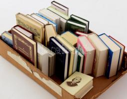 29 db minikönyv, benne jobbakkal, bortörvény, rétfüvek, Kner, stb