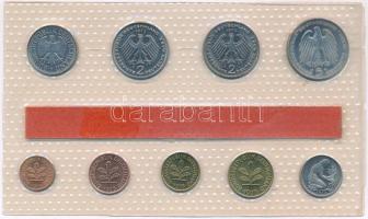 NSZK 1975F 1pf - 5M (9xklf) forgalmi sor fólia tokban T:UNC 5M kiesik a helyéről
GFR 1975F 1 Pfenni...