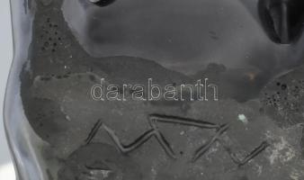 Gorka jelzéssel: Heverő nő. Art deco kerámia. restaurált az alján 20x13 cm