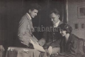 [Fotó] Dési Huber István festőművész neje, Sugár Stefánia és sógora, Sugár Andor festőművész társasá...