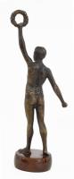 Férfi babér koszorúval. Patinázott bronz, jelzés nélkül. 26 cm