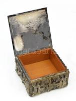 Móga Sándor (1927-): Retró fém doboz, jelzett, kopott, 10x10x5cm