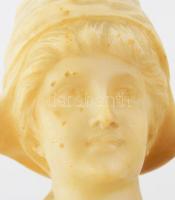 Salvatore Melani (1902-1934): Női büszt kendővel. Márvány, jelzett, márvány, kis kopással. 28 cm. / ...