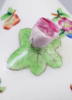 Herendi Eton mintás porcelán dobozka rózsás fogóval. Kézzel festett, jelzett, hibátlan 8x8 cm, m: 7 ...