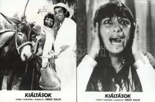 cca 1989 előtt készült, ,,Kiáltások" című tuniszi film jelenetei és szereplői, 15 db vintage produkciós filmfotó (vitrinfotó, lobbyfotó) ezüst zselatinos fotópapíron, a használatból eredő (esetleges) kisebb hibákkal, 18x24 cm