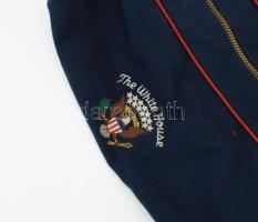 cca 1988 Amerikai Fehér Ház hímzésű sport táska. Bush elnök beiktatásán kapott ajándék a résztvevőkn...