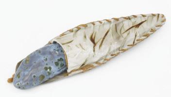 Obszidián kés, tőr. Ókori technikával készült, kő markolattal, bőr tokkal 20 cm