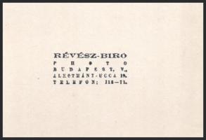 cca 1921 Révész-Bíró budapesti fényképészek pecséttel jelzett, vintage műtermi felvétele, ezüst zsel...