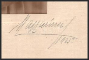 1925 Aláírt, vintage műtermi fotó, ezüst zselatinos fotópapíron, 22,7x16,5 cm, karton 32,5x24,5 cm