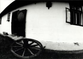 cca 1980 Juhász Miklós miskolci fotóművész feliratozott, vintage fotóművészeti alkotása, ezüst zselatinos fotópapíron, 24,7x34,8 cm