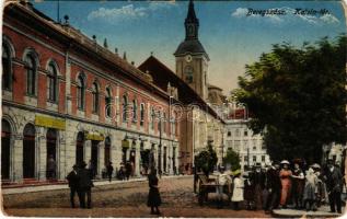 Beregszász, Beregovo, Berehove; Kálvin tér, piac, bútorraktár, üzletek / square, market, furniture warehouse, shops (EB)