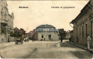 1906 Ráckeve, Városház és gyógyszertár a Szentháromsághoz. Weisz Bernát kiadása (EB)