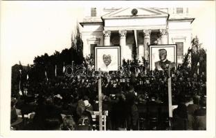 Óbecse, Stari Becej; bevonulás, zenekar, Horthy Miklós és Purgly Magdolna portrék / entry of the Hungarian troops, military band. photo