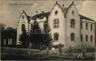 1933 Tiszalök, Kir. Járásbíróság, kerékpár. Hangya szövetkezet kiadása. Daróczy fényképész felvétele + "POLGÁR - NYÍREGYHÁZA 238 A" vasúti mozgóposta bélyegző (EK)