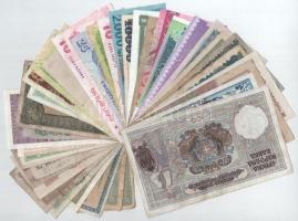 40db-os vegyes magyar és külföldi bankjegy tétel, közte Libanon, Spanyolország, Szaúd-Arábia stb. T:...