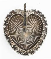 Mókus figurával díszített szecessziós ezüstözött kínáló, 25x22 cm