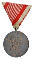 1914. Ferenc József I. osztályú Ezüst Vitézségi Érem peremén jelzett Ag kitüntetés eredeti mellszalagon. Szign.: Leisek T:VF ph., patina / Hungary 1914. Silver Gallantry Medal, 1st Class Ag decoration, hallmarked on the edge, with original ribbon. Sign: Leisek C:VF edge error, patina NMK 129.