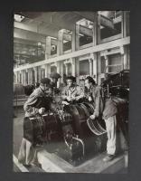 1955 Inota, "Emlékül a "November 7" Erőmű dolgozóitól, fotóalbum 21 db fotóval, 13×17...