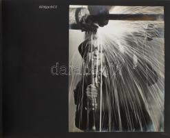 cca 1950 Łódź, Lengyelország, városképek, gyárbelsők, fotók albumba ragasztva, feliratozva, 34 db, v...