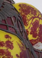 Mohr Lajos (1945-) iparművész: Szecessziós stílusú cameo üveg asztali lámpa. Többrétegű üveg, ezüstö...