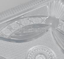 Ólomkristály asztalközép tálca, kis pattogzással, 26x26 cm