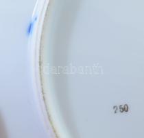 Jelzés nélkül: Kínáló tál antik jelenettel. Matricás, jelzett, kopással 25 cm