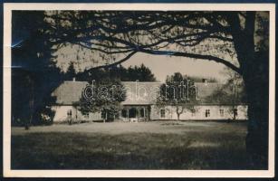 1942 Pálfa, Apponyi-kastélyt ábrázoló képeslap, hátoldalán Herceg Esterházy Antal saját kezű írása é...