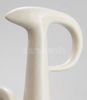 Kőbányai Porcelángyár zergék. Terv.: Veress Miklós. Fehérmázas, jelzett, hibátlan, m: 18 cm /// Kőbá...