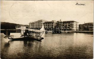 1923 Brijuni, Brioni (Istria); hidroplán a kikötőben / hydroplane, port. photo (Rb)