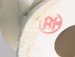 2 darab Blanc de Chine de Gayin figura, egyik jelzett, sérüléssel, m: 22-28 cm