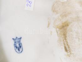 Schierholz historizáló porcelán szobor, jelzett, restaurált, sérült, m: 26 cm