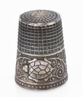 Ezüst (Ag) gyűszű, jelzett, nettó: 4,9g