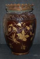 XIX. század vége: Kézzel festett kerámia váza réz felső díszítéssel (dísz kicsit sérült) / Hand-painted cermaic vase (slight damage) 25 cm