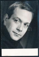 Márkus László színész "Vén barátnőmnek szeretettel Laci" aláírással az őt ábrázoló fotó há...