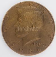 Amerikai Egyesült Államok DN öntött bronz emlékérem az 1964-es Kennedy 1/2$ alapján (74mm) T:PP USA ...