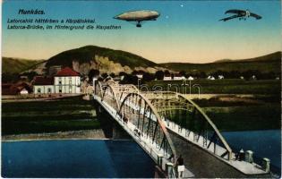 Munkács, Mukacheve, Mukacevo; Latorca híd, háttérben a Kárpátokkal, léghajó és repülőgép montázs / Latorca-Brücke, im Hintergrund die Karpathen / bridge, Carpathian Mountains, aircraft and airship montage