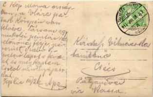 1914 Trencsénteplic, Trencianske Teplice; urak a Vlára folyó partján / Vlára riverside with men. pho...