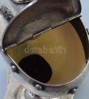 Nautilus serleg ezüst (Ag) szerelékkel. Félgömb lábakon álló talapzaton szerelékbe foglalt nautilus ...