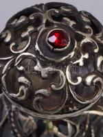 187?, Ezüst (Ag) psumimtartó, ritka turulmadár alakos díszítménnyel, kőberakással, jelzett: 84-es ez...