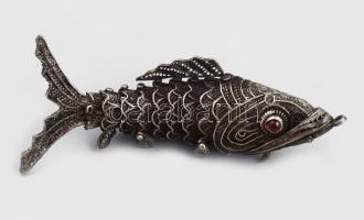 Halfigura, filigrán ezüst (Ag) psumintartó. Jelzett: 84-es ezüstjel, h: 7 cm, 13g /// Fish figure, filigree silver (Ag) psumim holder. Marked: 84 silver hallmark, height: 7 cm, 13g