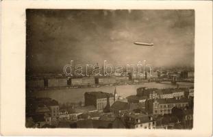 1931 Budapest, Graf Zeppelin LZ-127 léghajó a Duna felett, Országház. photo