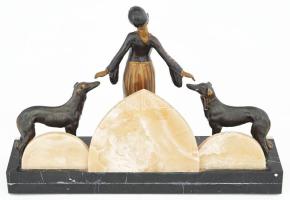 Hölgy agarakkal. Francia, cca 1930, art deco szoborcsoport márvány talapzaton, patinázott és aranyoz...