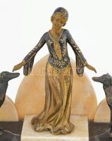 Hölgy agarakkal. Francia, cca 1930, art deco szoborcsoport márvány talapzaton, patinázott és aranyoz...