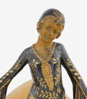 Hölgy agarakkal. Francia, cca 1930, art deco szoborcsoport márvány talapzaton, patinázott és aranyoz...