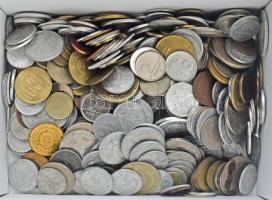 Vegyes, magyar és külföldi érmetétel mintegy ~1kg súlyban, T:vegyes Mixed, Hungarian and foreign coin lot (~1kg) C:mixed