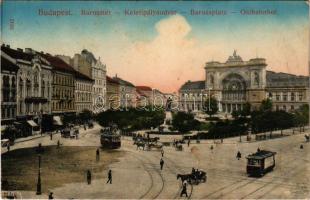 Budapest VII. Keleti pályaudvar, vasútállomás, Baross szobor és tér, villamosok, Arany Sas szálloda. Taussig A. 9242. (gyűrődés / crease)