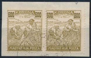 1924 Arató 600K pár kivágáson, a bal oldali bélyeg 800K tévnyomat / Mi 394 pair with 800 / 600K error